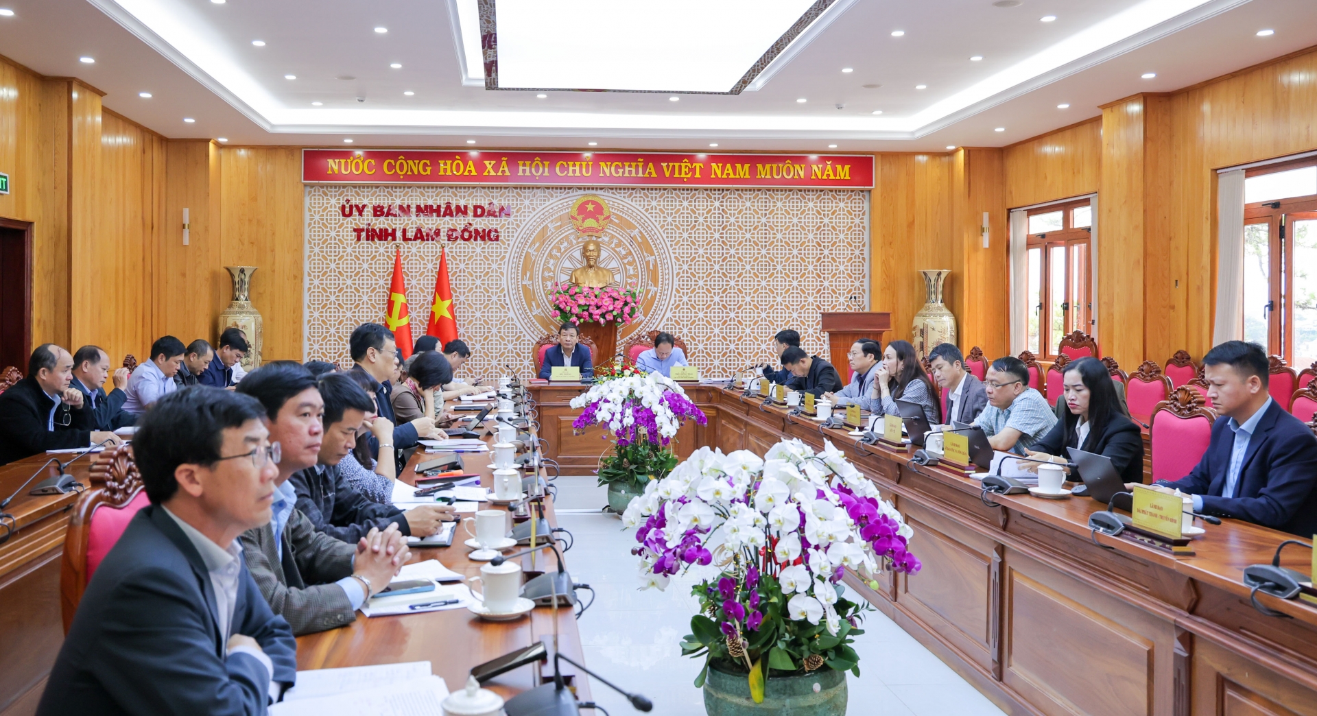 Thủ tướng chỉ đạo đẩy nhanh tiến độ xóa nhà tạm và giải ngân vốn đầu tư công năm 2025