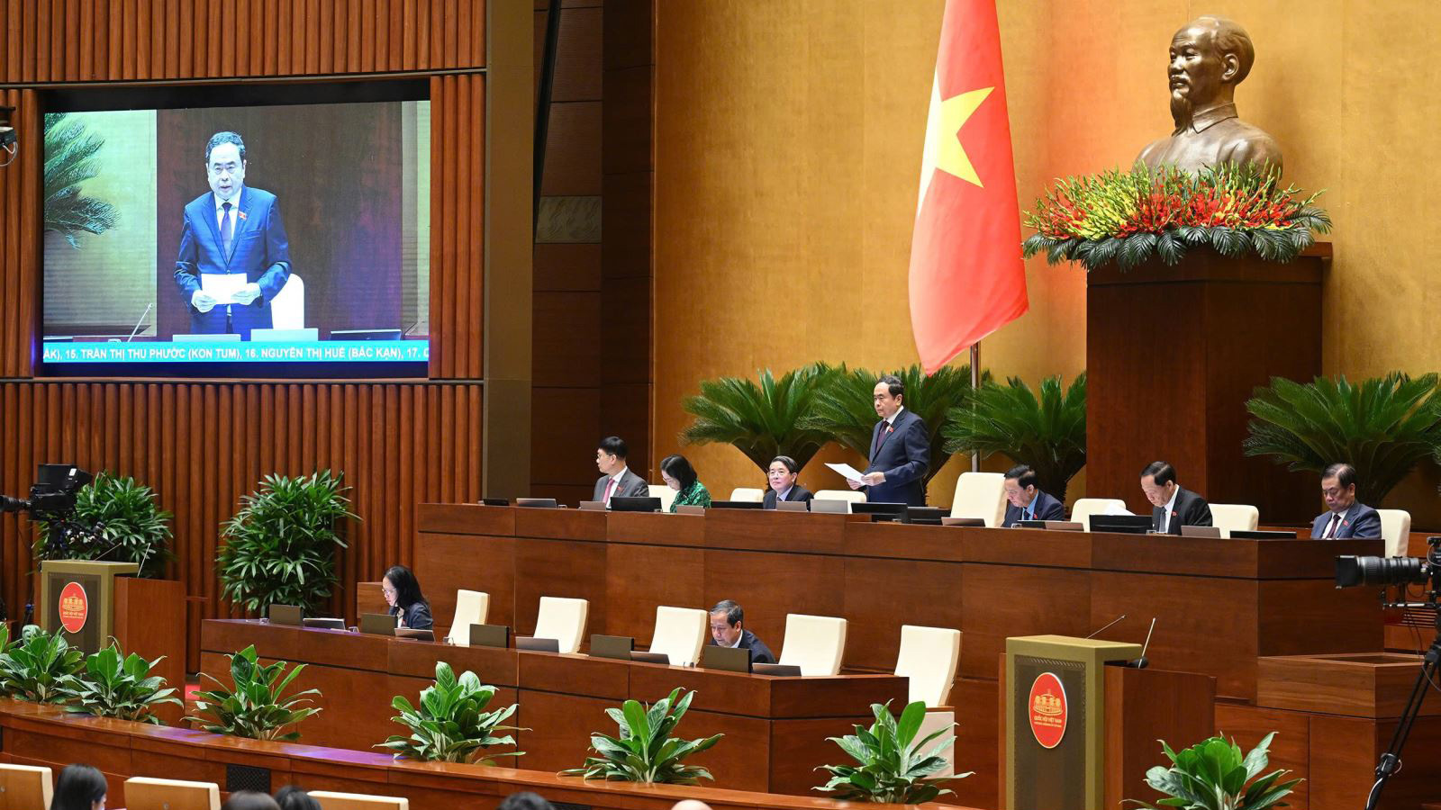 Ngày 23/6, Quốc hội thảo luận về dự thảo Nghị quyết cơ chế xử lý khó khăn, vướng mắc do quy định của pháp luật