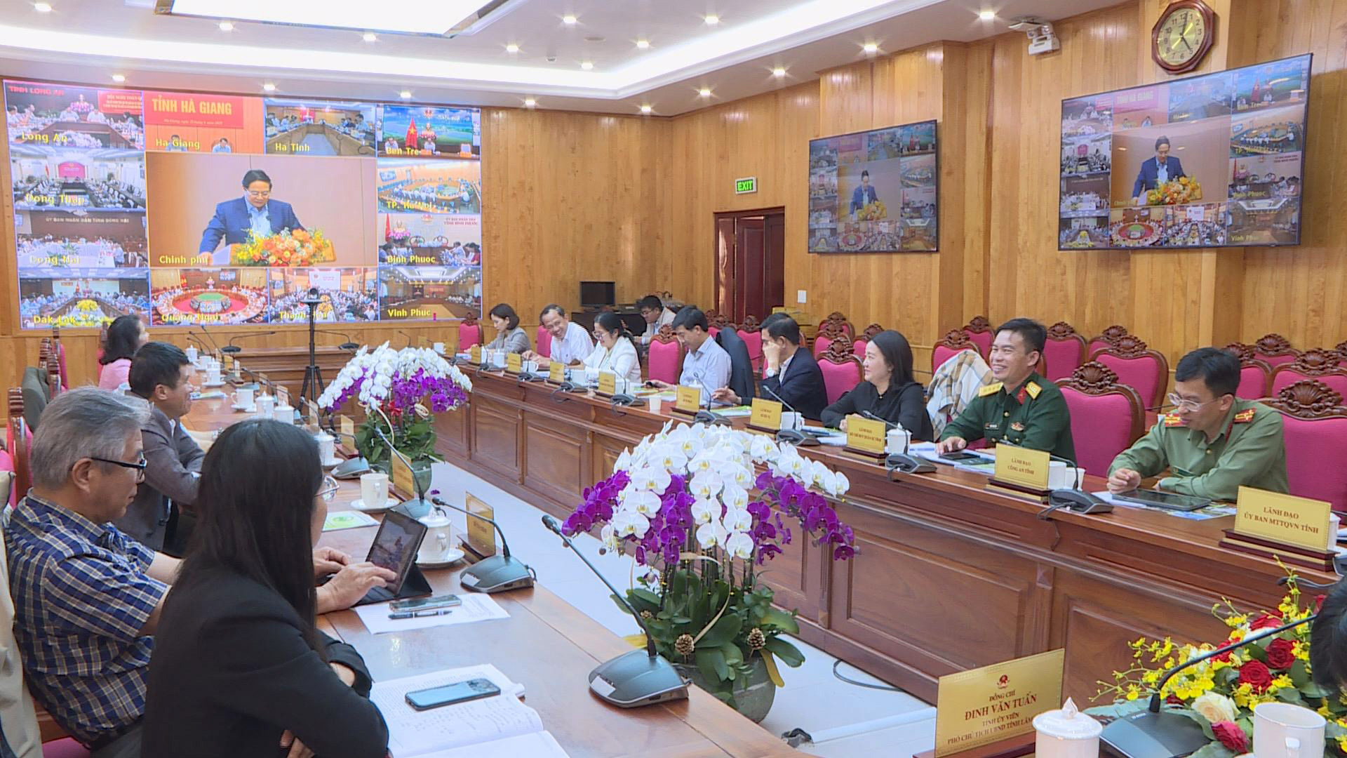Quảng cảnh buổi họp