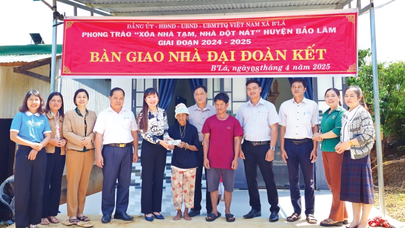 An sinh từ lòng dân