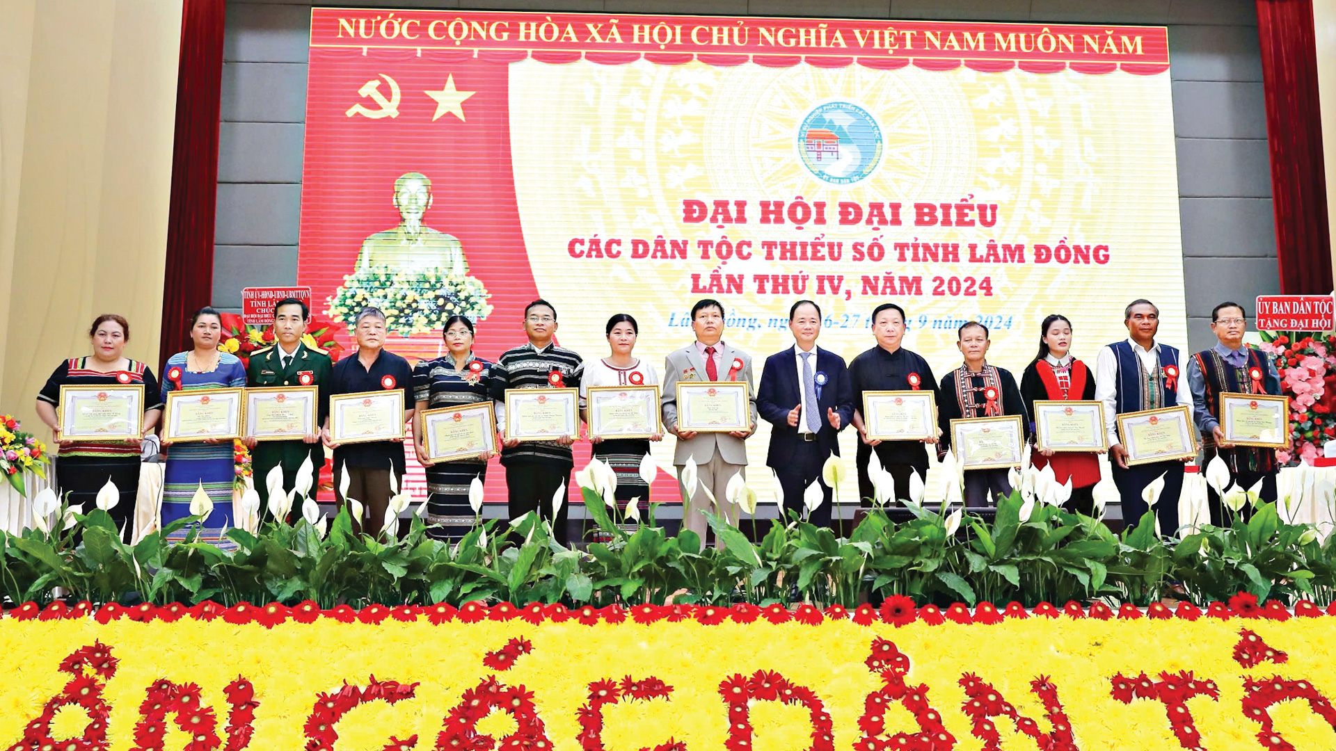 Những “nhịp cầu” nối ý Đảng, lòng dân