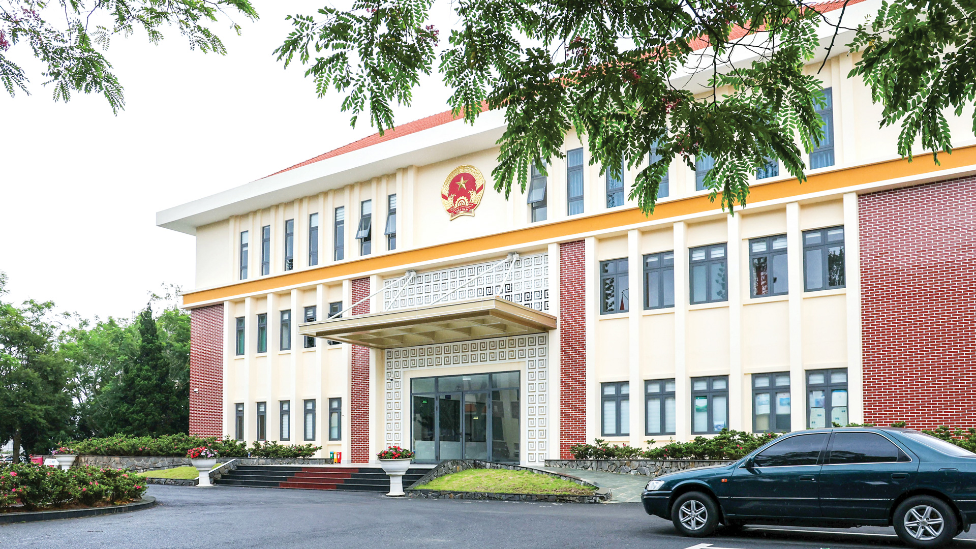 Đảm bảo cơ sở vật chất và nơi làm việc ổn định cho bộ máy hành chính sau sáp nhập