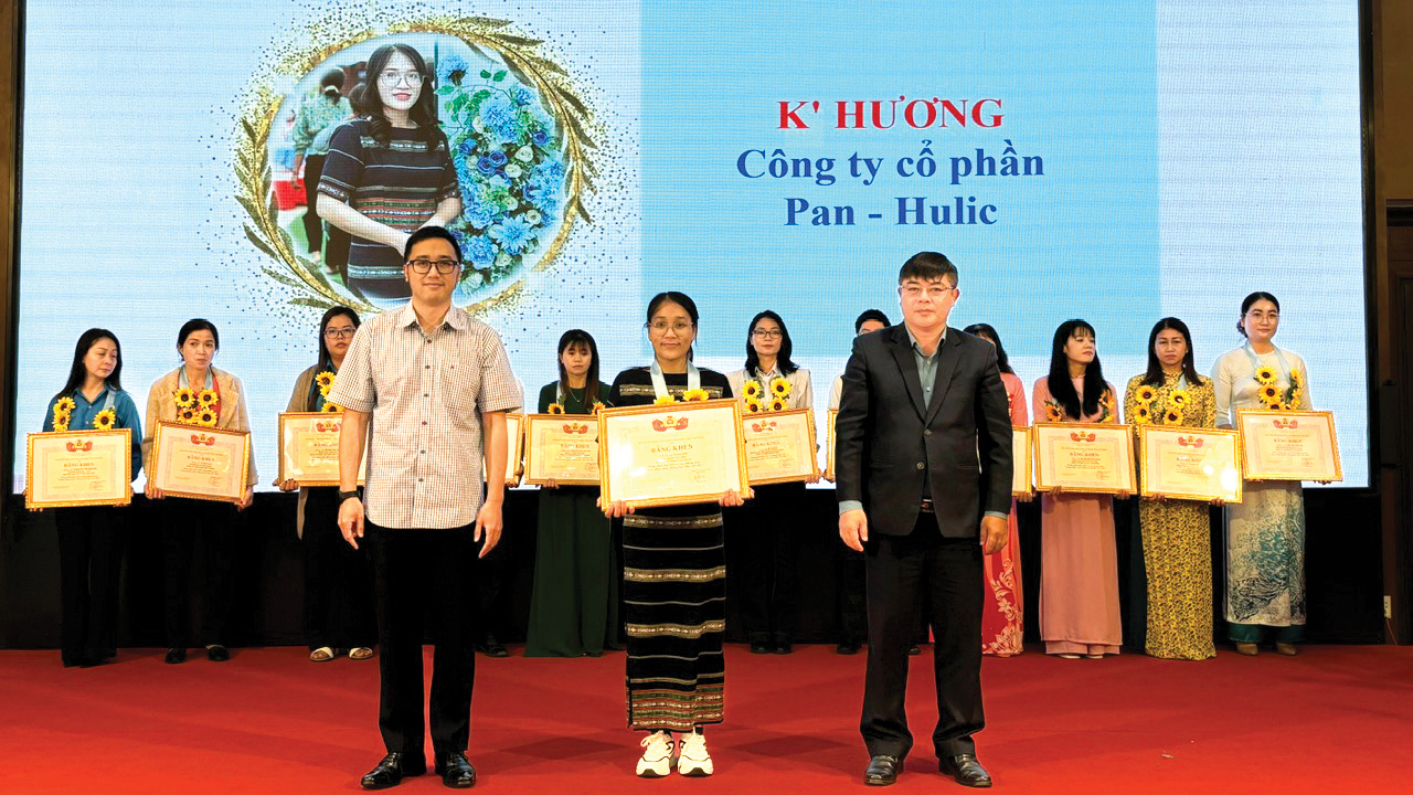 K'Hương - cán bộ công đoàn đầy nhiệt huyết
