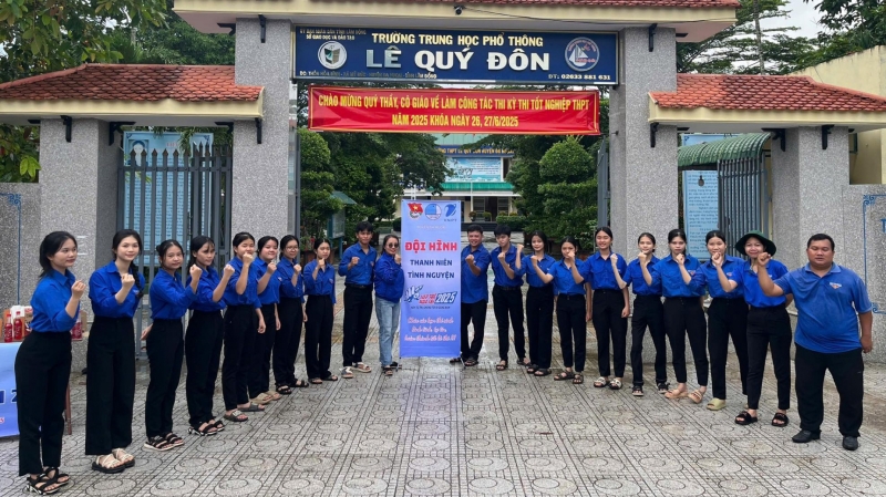 Đạ Huoai: 23 đội hình thanh niên xung kích tiếp sức mùa thi