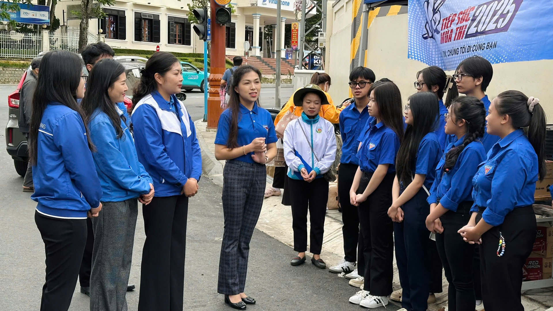 Hơn 1.000 tình nguyện viên tham gia Tiếp sức mùa thi đồng hành cùng sĩ tử