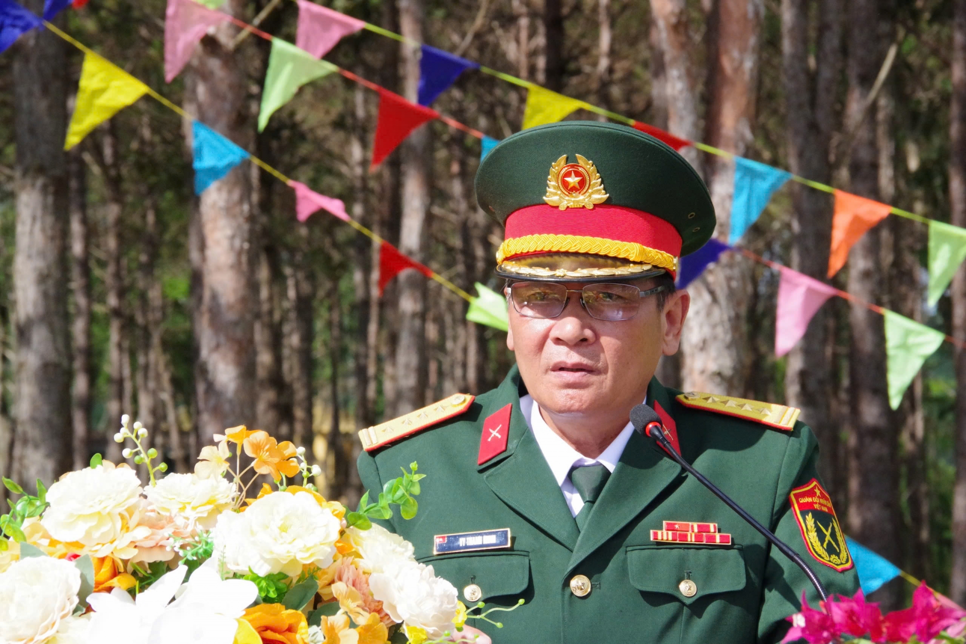 Đại tá Vy Thanh Minh đã ghi nhận, biểu dương sự nỗ lực cố gắng của cán bộ, chiến sĩ Trung đoàn Bộ binh 994 và các chiến sĩ mới 