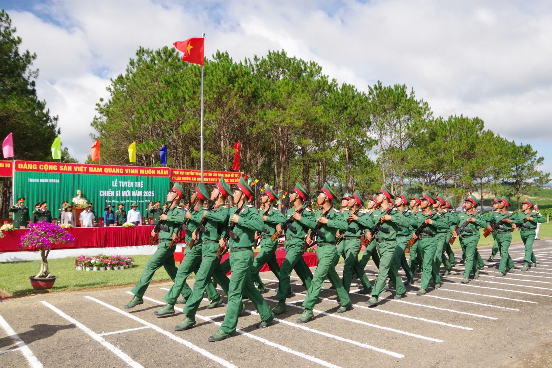 Nghi thức duyệt đội ngũ tại Lễ Tuyên thệ