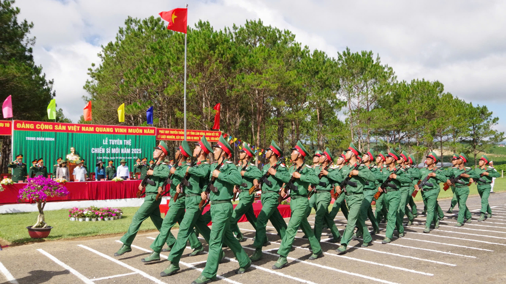 Bộ Chỉ huy Quân sự tỉnh Lâm Đồng tổ chức Lễ tuyên thệ chiến sĩ mới