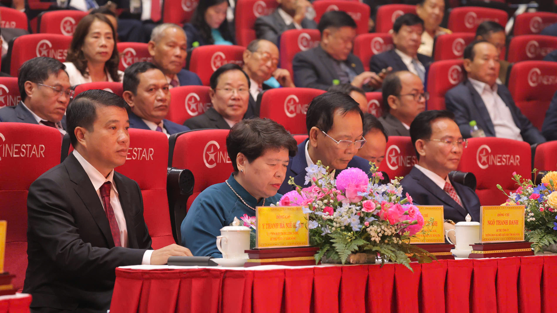 Các đồng chí lãnh đạo Trung ương tham dự Lễ công bố