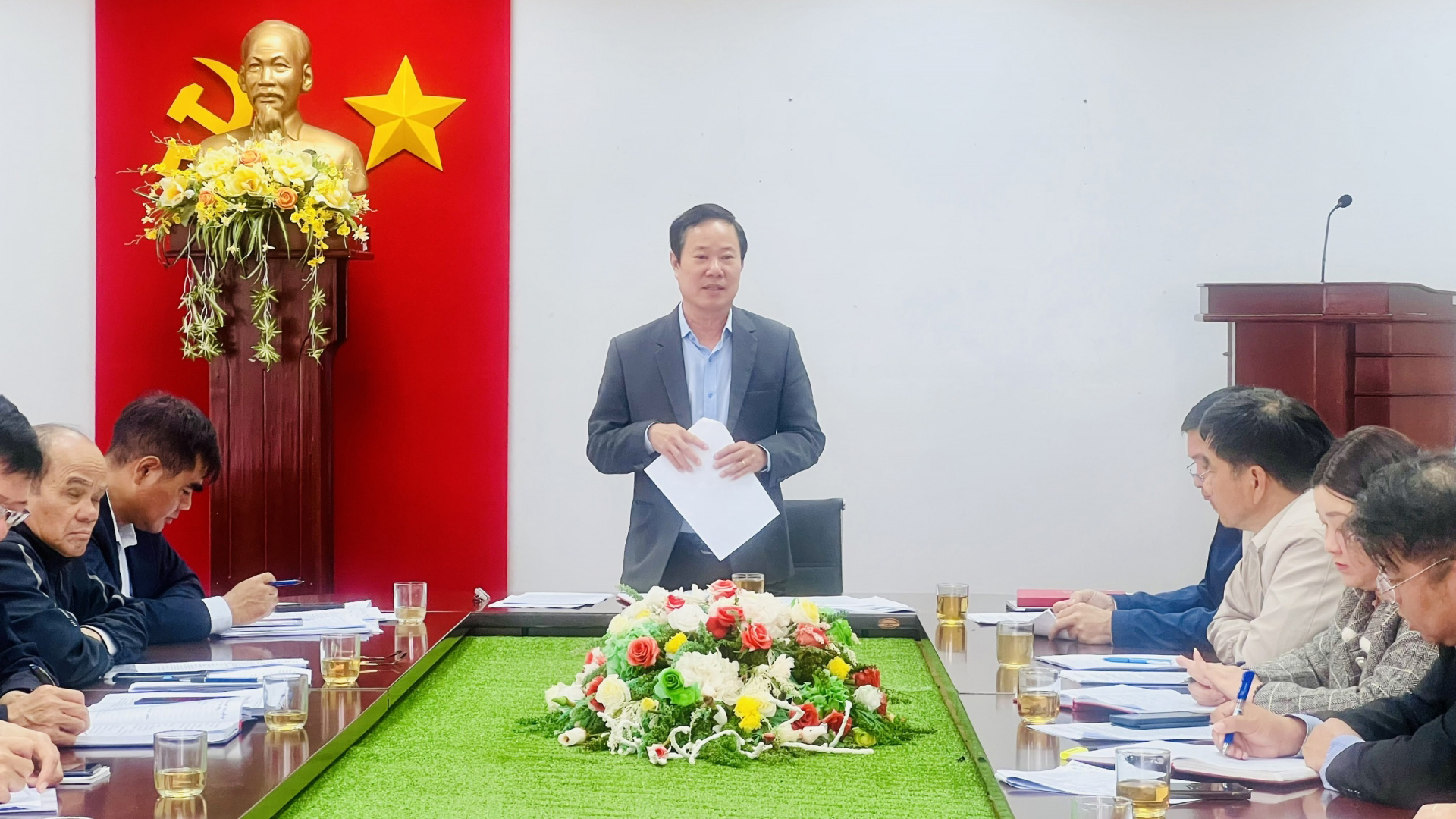 Đoàn giám sát Ủy ban MTTQ Việt Nam tỉnh làm việc với các sở, ngành về tiến độ xóa nhà tạm cho hộ nghèo