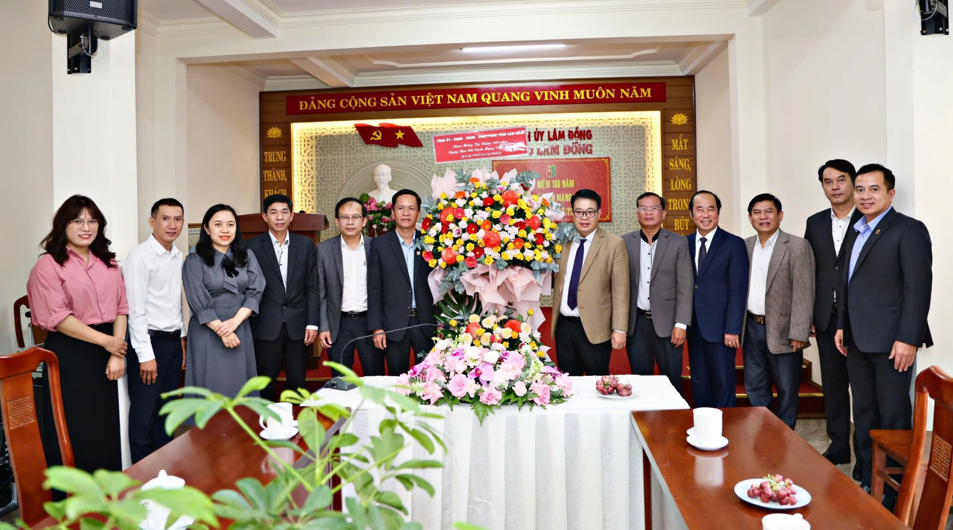 Lãnh đạo tỉnh thăm, chúc mừng các cơ quan báo chí