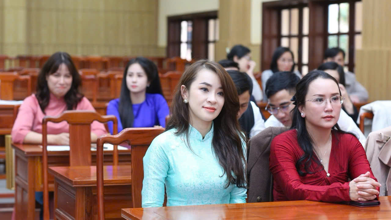 Các nhà báo, phóng viên tham dự lễ kỷ niệm