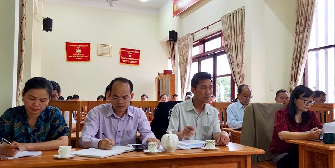 Lạc Dương: Lấy ý kiến góp ý vào dự thảo Văn kiện Đại hội Đảng bộ cấp xã nhiệm kỳ 2025 - 2030
