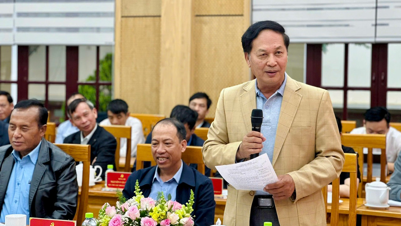 Lạc Dương gặp mặt nguyên lãnh đạo huyện qua các thời kỳ