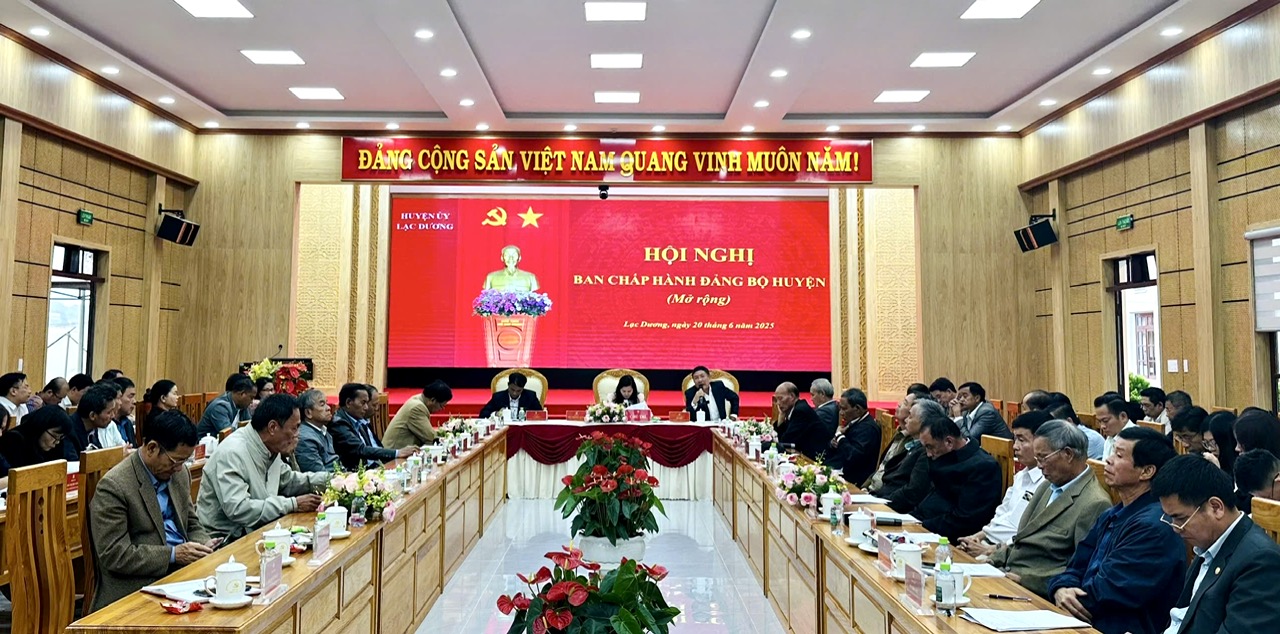 Các đại biểu tham dự hội nghị