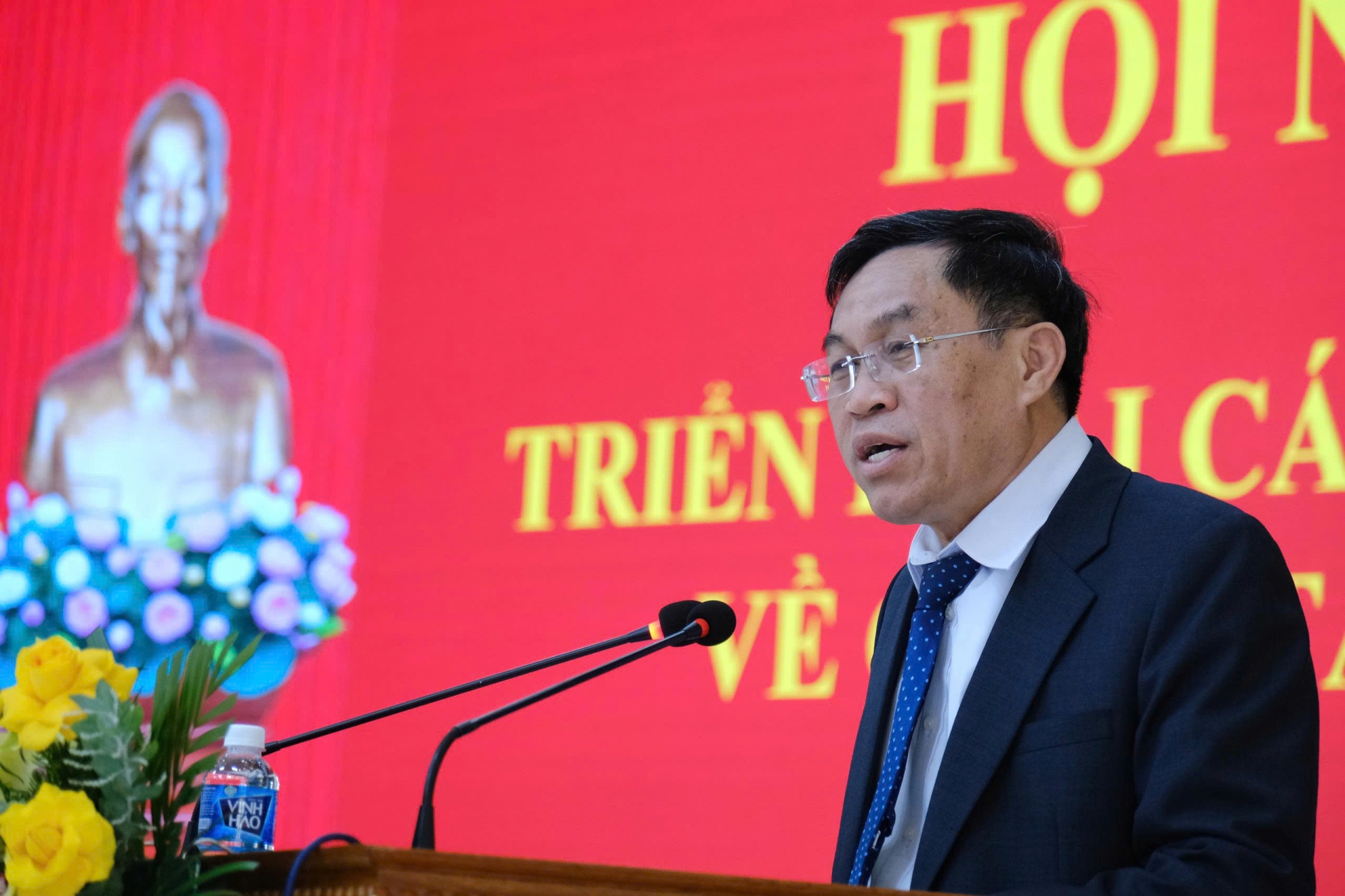 Đồng chí Võ Ngọc Hiệp - Uỷ viên Ban Thường vụ Tỉnh uỷ, Phó Chủ tịch UBND tỉnh Lâm Đồng phát biểu giao nhiệm vụ