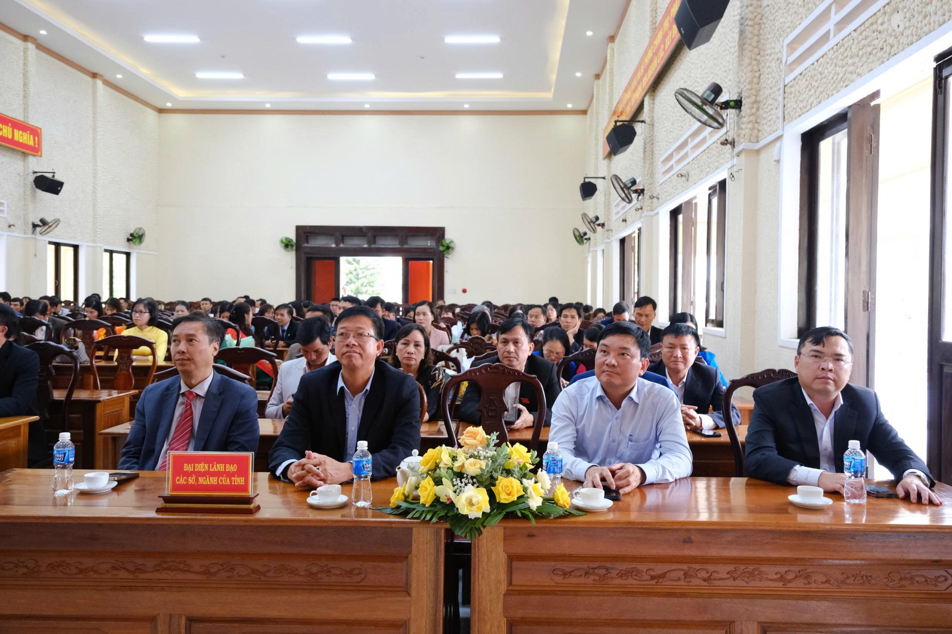 Các đồng chí lãnh đạo Sở, ngành tỉnh Lâm Đồng dự lễ công bố