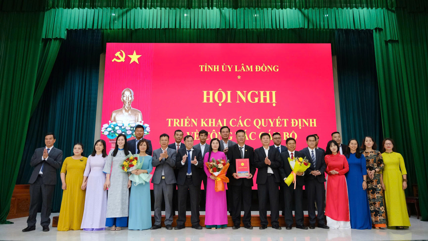 Công bố quyết định về công tác cán bộ của các xã mới tại huyện Lâm Hà