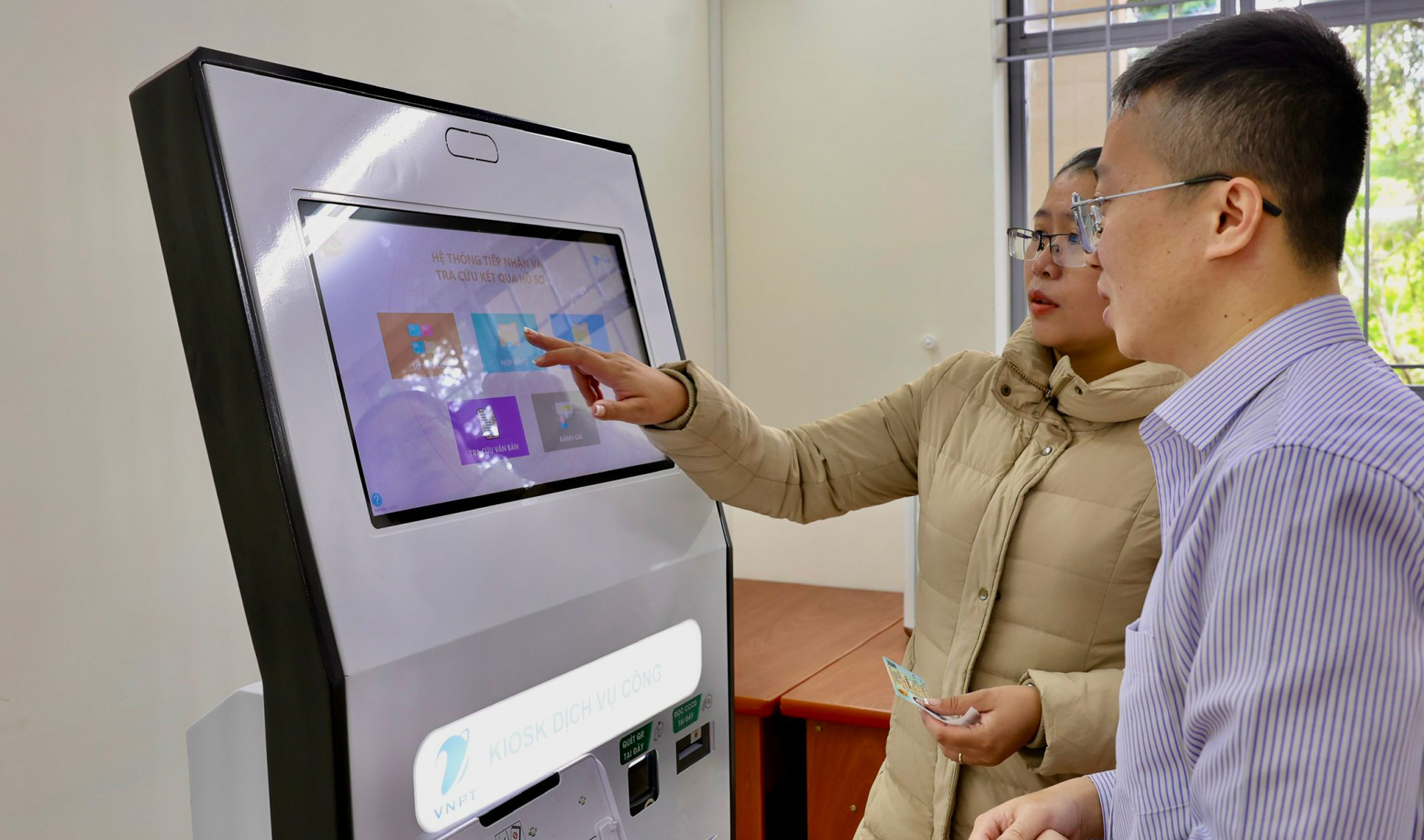Kiosk dịch vụ công tự động - công cụ đắc lực phục vụ hành chính công