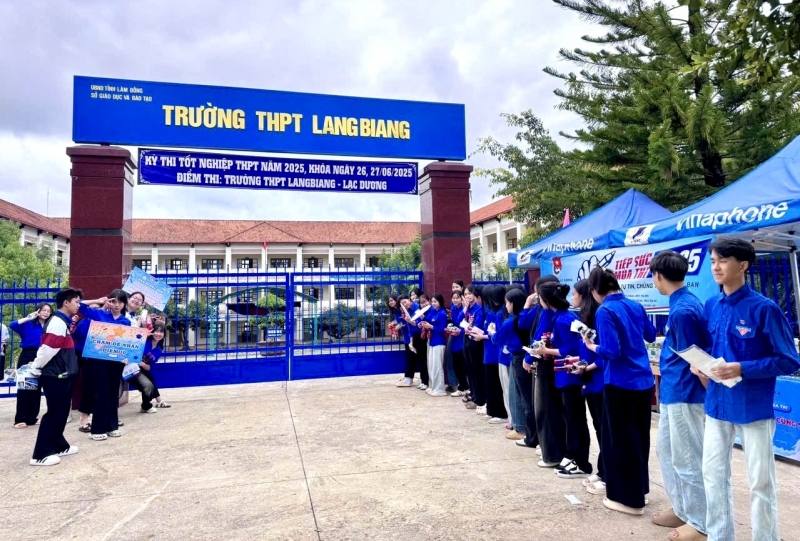Lạc Dương: 35 đoàn viên, thanh niên tham gia tiếp sức mùa thi
