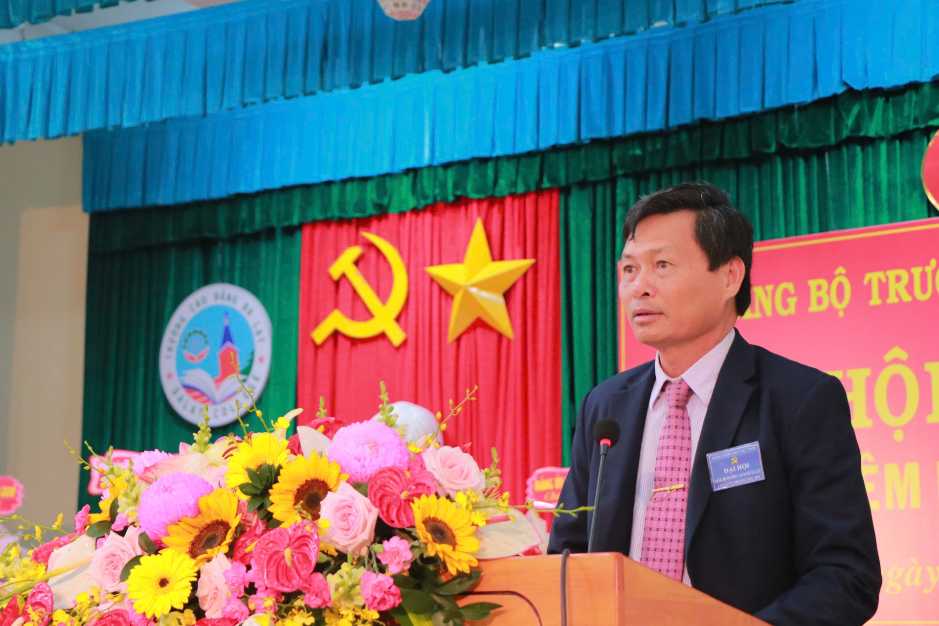 Đồng chí Hoàng Xuân Hường - Phó Bí thư Chuyên trách Đảng uỷ UBND tỉnh Lâm Đồng phát biểu chỉ đạo Đại hội