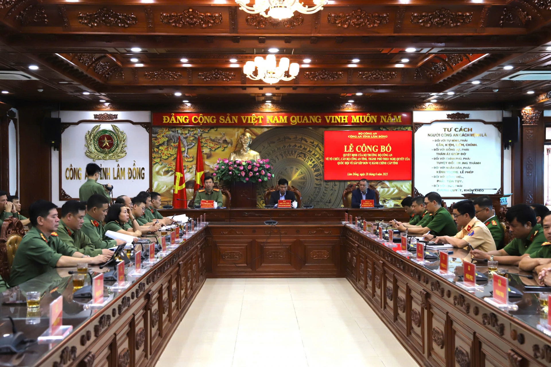 Quang cảnh tại điểm cầu Công an tỉnh Lâm Đồng
