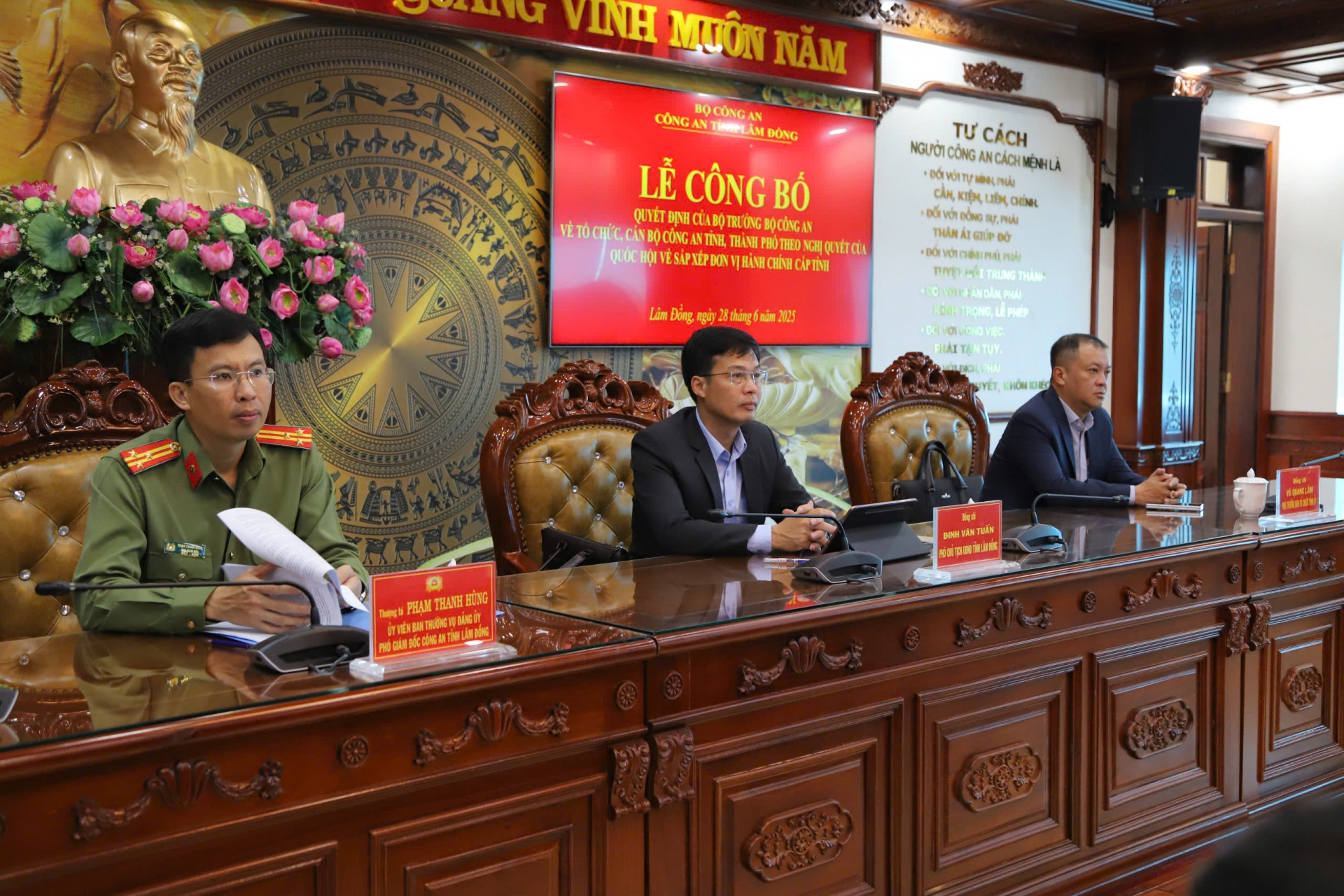 Lãnh đạo tỉnh tham dự lễ tại điểm cầu tỉnh Lâm Đồng