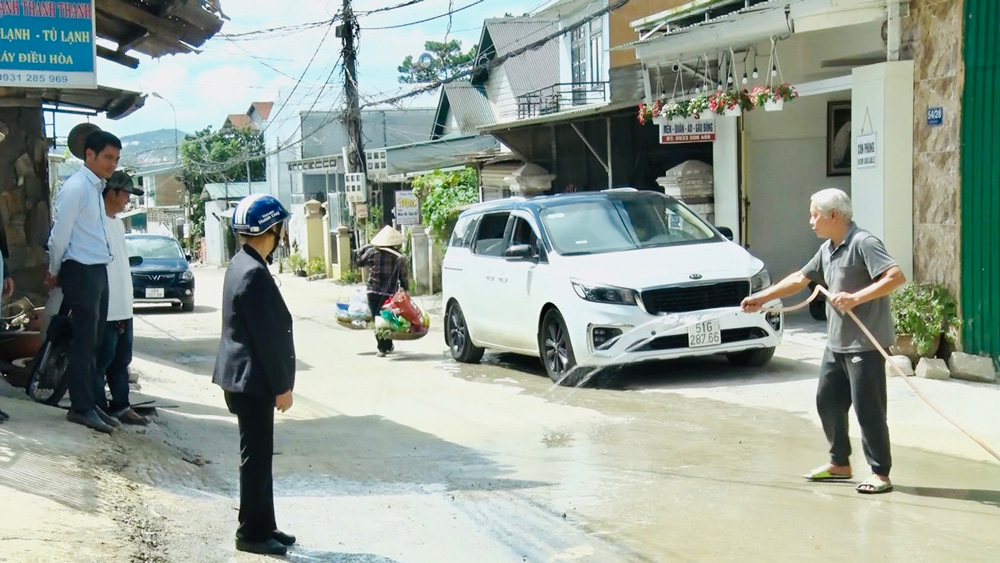 Đà Lạt: Một hộ dân tự nguyện đóng góp 300 triệu đồng làm đường dân sinh