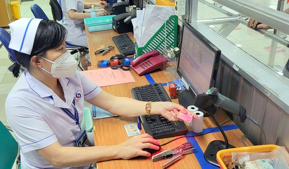 Tiếp tục đẩy mạnh cải cách thủ tục hành chính, chuyển đổi số y tế