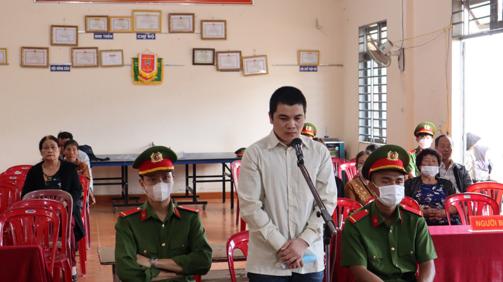 Xét xử lưu động vụ án hình sự “Mua bán trái phép chất ma tuý”
