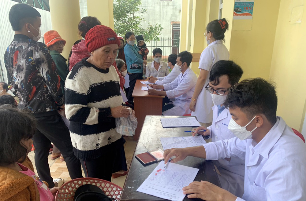 Truyền thông và khám sàng lọc chủ động phát hiện bệnh lao tại 7 huyện
