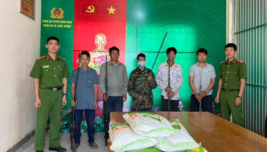 Chấn chỉnh việc chấp hành về quản lý vật liệu nổ, vũ khí và công cụ hỗ trợ