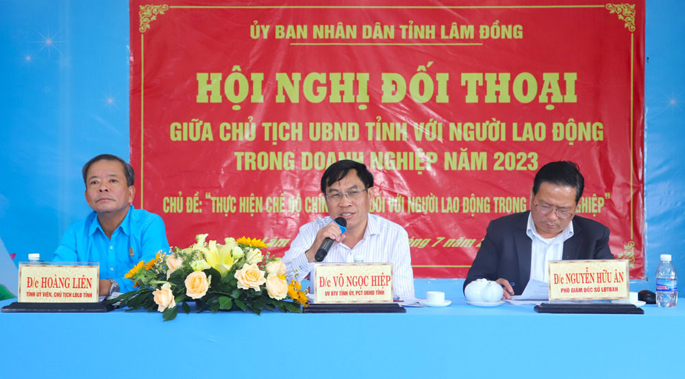 Lãnh đạo tỉnh Lâm Đồng đối thoại với công nhân lao động