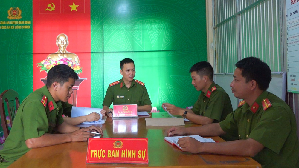 Vì bình yên buôn làng