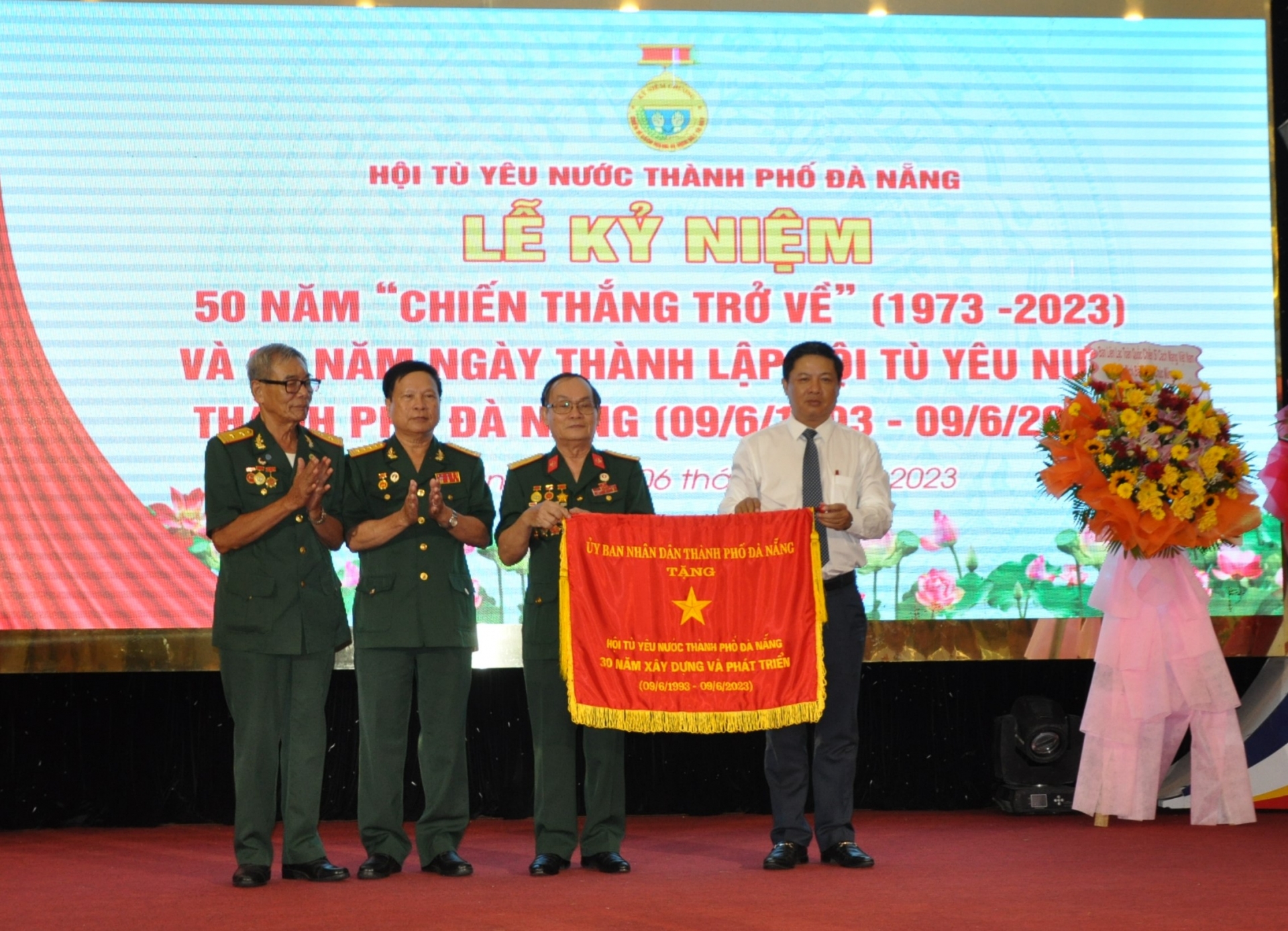 Song sắt không thể cầm tù tâm hồn: Bài 2: Ký ức hào hùng nơi 'địa ngục trần gian'