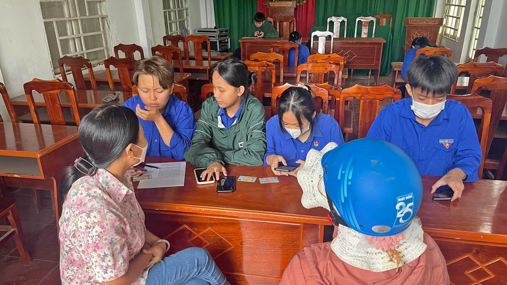 Tổ chức đợt cao điểm kích hoạt tài khoản định danh điện tử toàn tỉnh Lâm Đồng