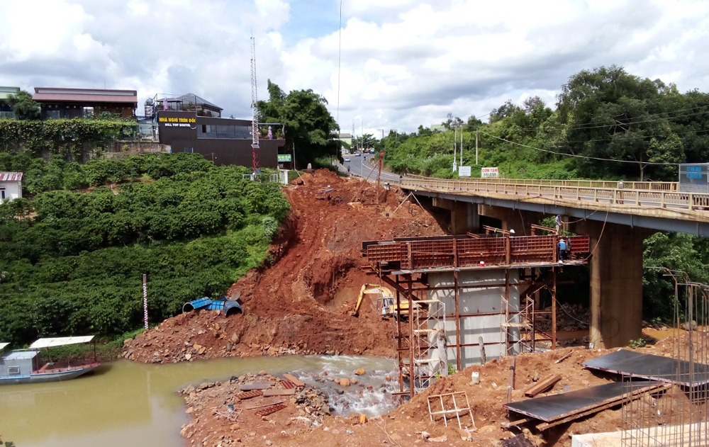 Bảo Lâm: Xác minh, làm rõ đơn vị thi công cầu Đại Nga vi phạm công trình thủy văn quốc gia