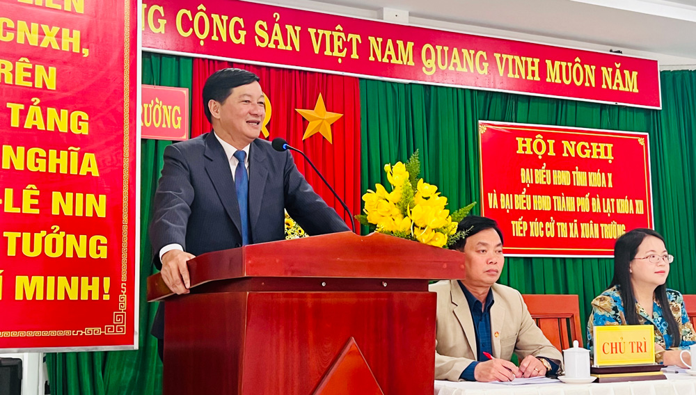 Bí thư Tỉnh uỷ Lâm Đồng Trần Đức Quận tiếp xúc cử tri sau kỳ họp thứ 10