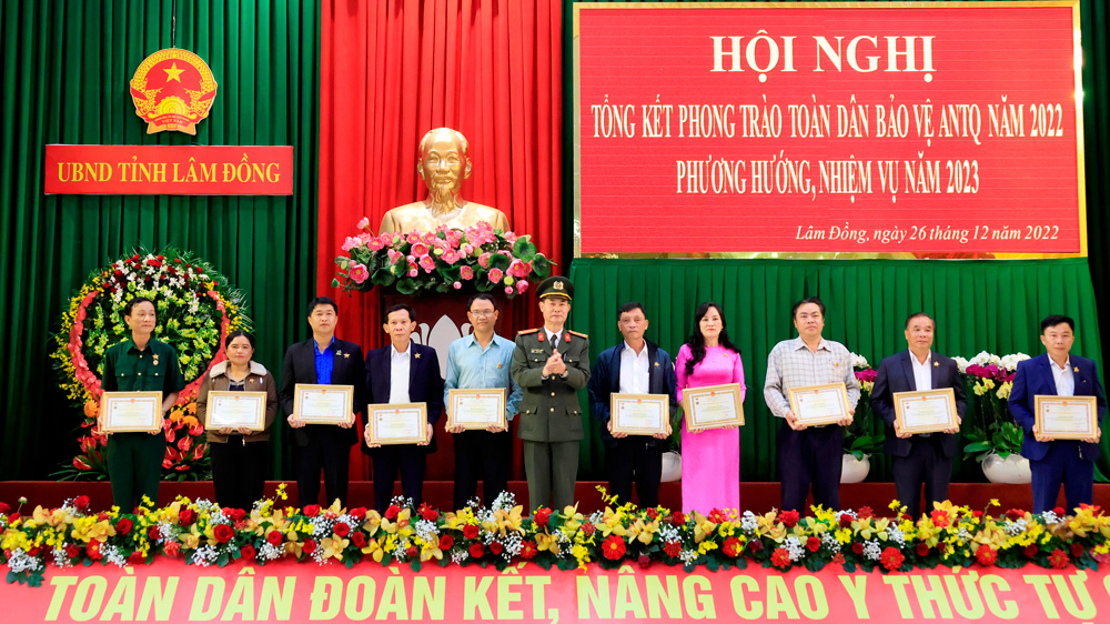 Sức mạnh quần chúng Nhân dân trong sự nghiệp bảo vệ an ninh Tổ quốc