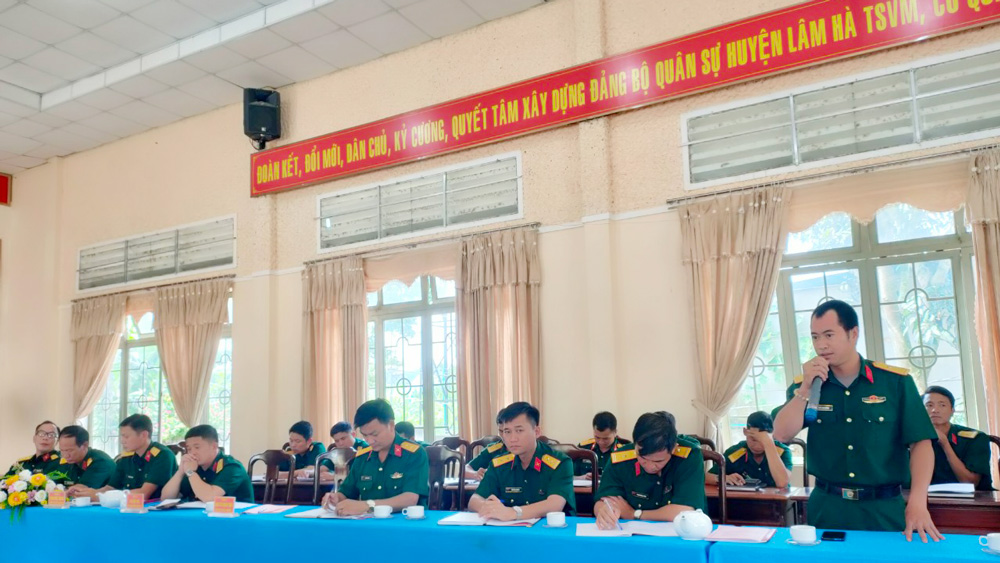 GIÁO DỤC - QUỐC PHÒNG: Dân chủ gắn với kỷ luật, kỷ cương