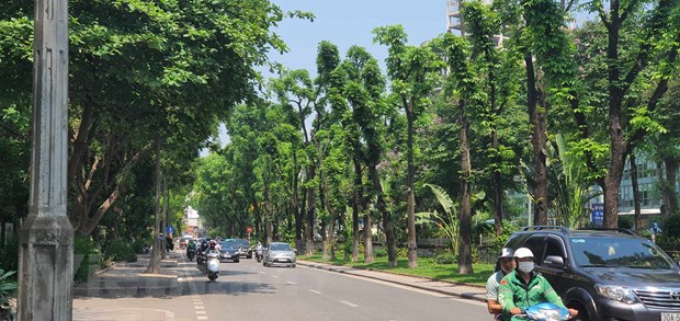 Nhiều khu vực có nắng nóng, bão Doksuri có khả năng mạnh lên