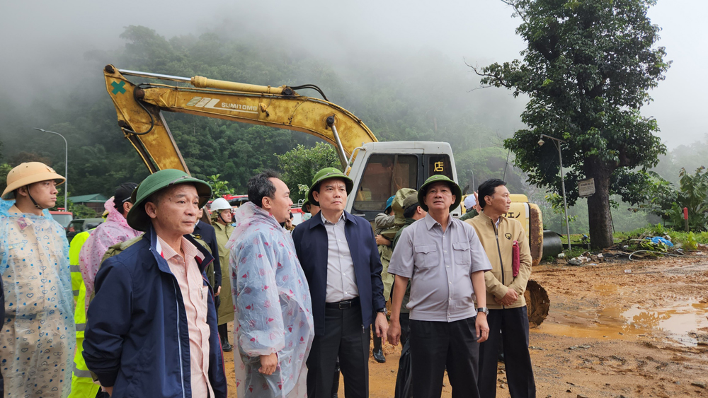 Tập trung khắc phục sạt lở đất tại đèo Bảo Lộc, chủ động ứng phó mưa lớn ở Tây Nguyên và Nam Bộ