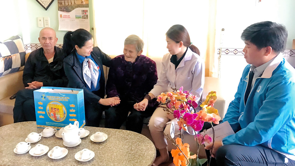 KỶ NIỆM 76 NĂM NGÀY THƯƠNG BINH - LIỆT SĨ (27/7/1947 - 27/7/2023): Tuổi trẻ và tháng 7 tri ân