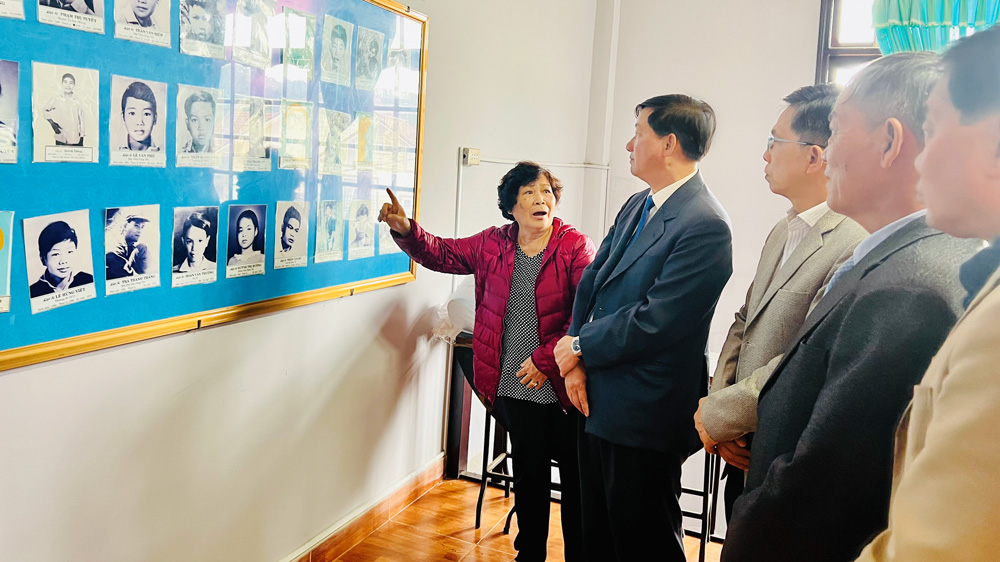 Xã anh hùng thực hiện tốt chế độ chính sách đối với người có công
