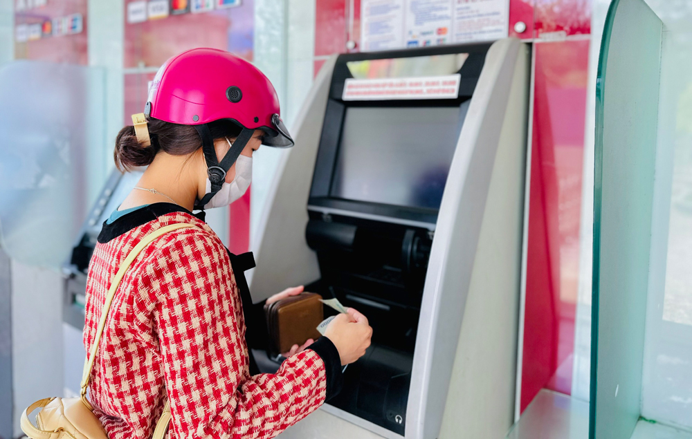 Agribank Lâm Đồng đẩy mạnh thanh toán không dùng tiền mặt