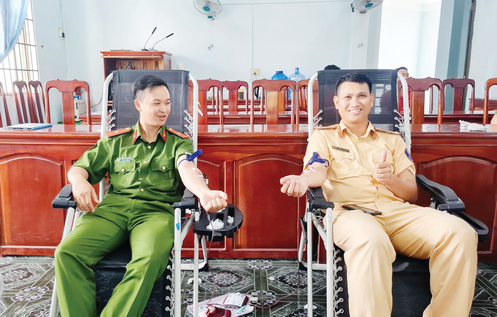 CHUYÊN MỤC THANH NIÊN: Thượng úy trẻ giỏi chuyên môn, nhiệt huyết với công tác đoàn thể