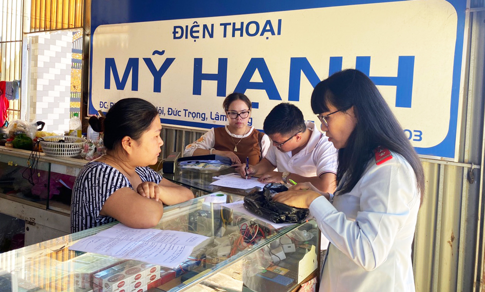Xử phạt 2 điểm kinh doanh sim di động trả trước sai quy định