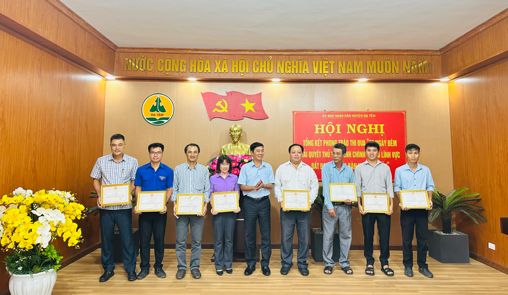 Đạ Tẻh: Tổng kết phong trào thi đua 90 ngày đêm giải quyết thủ tục hành chính trong lĩnh vực đất đai