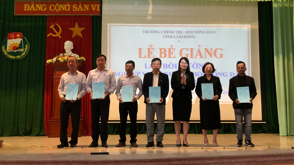 Bồi dưỡng công tác Hội Nông dân trong nhiệm kì mới