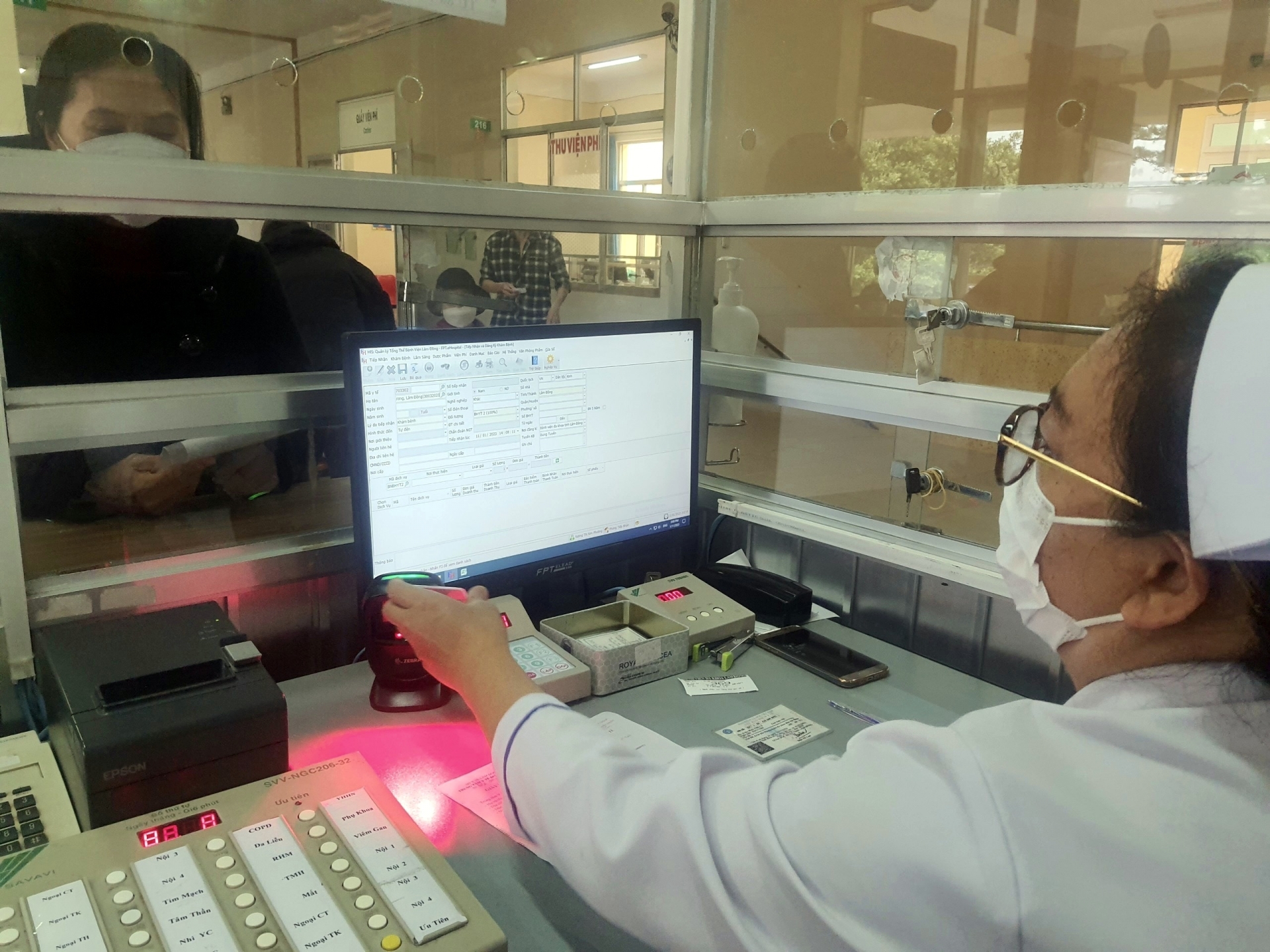 Đẩy mạnh thực hiện chuyển đổi số và Đề án 06 trong toàn ngành y tế